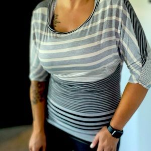 3/4 sleeve dress top - sz medium